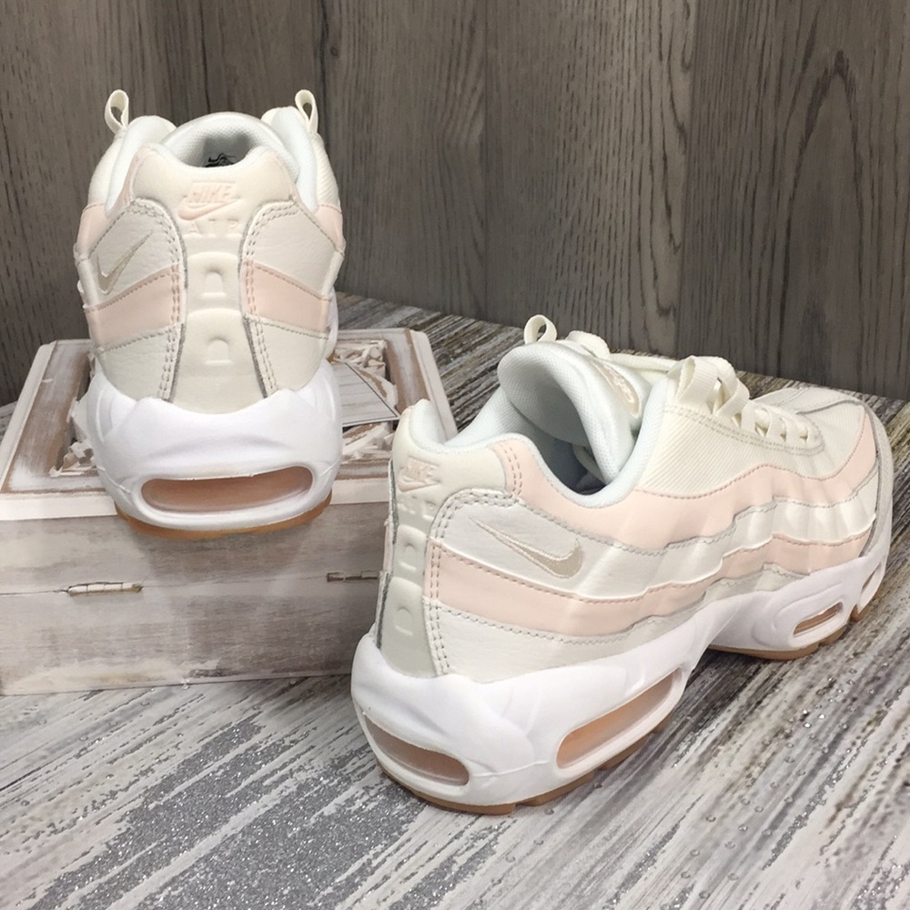 Nike WMNS Air Max 95 - Picture 6 of 8